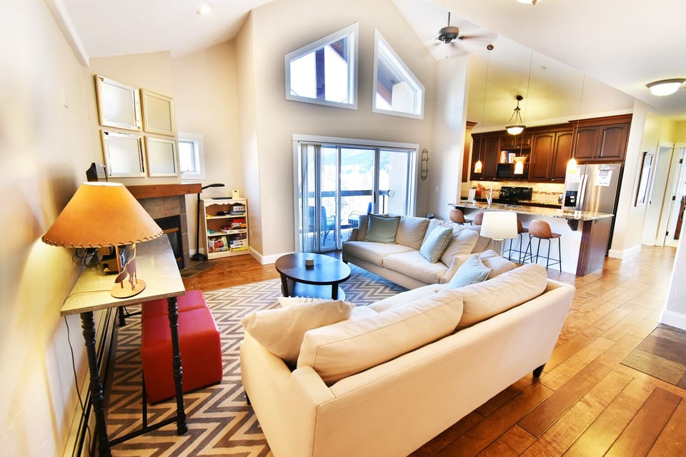 Living Area with Vaulted Ceiling - Living Area with Vaulted Ceiling