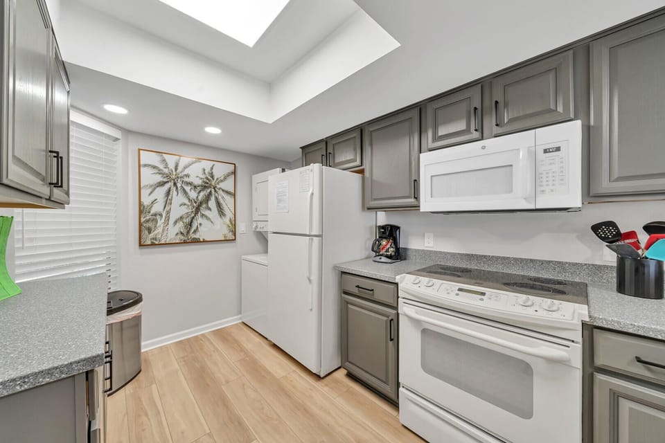 Cozy Kitchen with Stackable Washer/Dryer