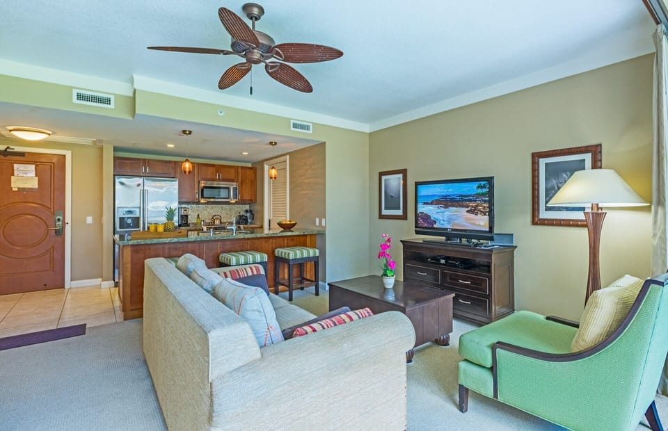 Hokulani 213 includes free wifi, a Bose Bluetooth stereo, and free beach gear
                