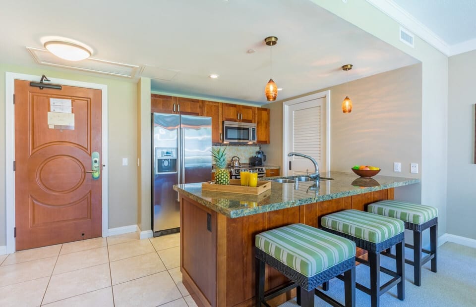 Prepare meals or refreshments in the full modern kitchen
                