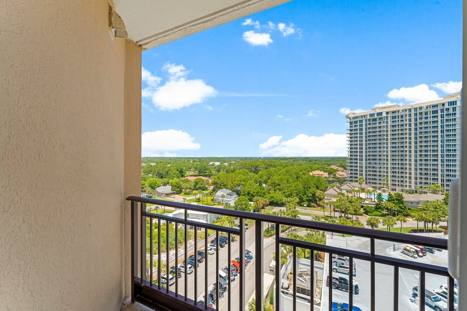 Side Balcony