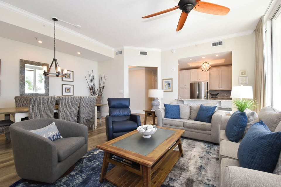 Silver Beach Towers East 202 - Living Area