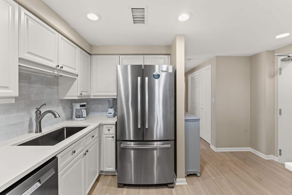 Kitchen & Entry Way