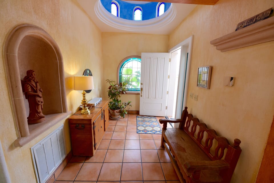 Entrance - Entrance to the house.