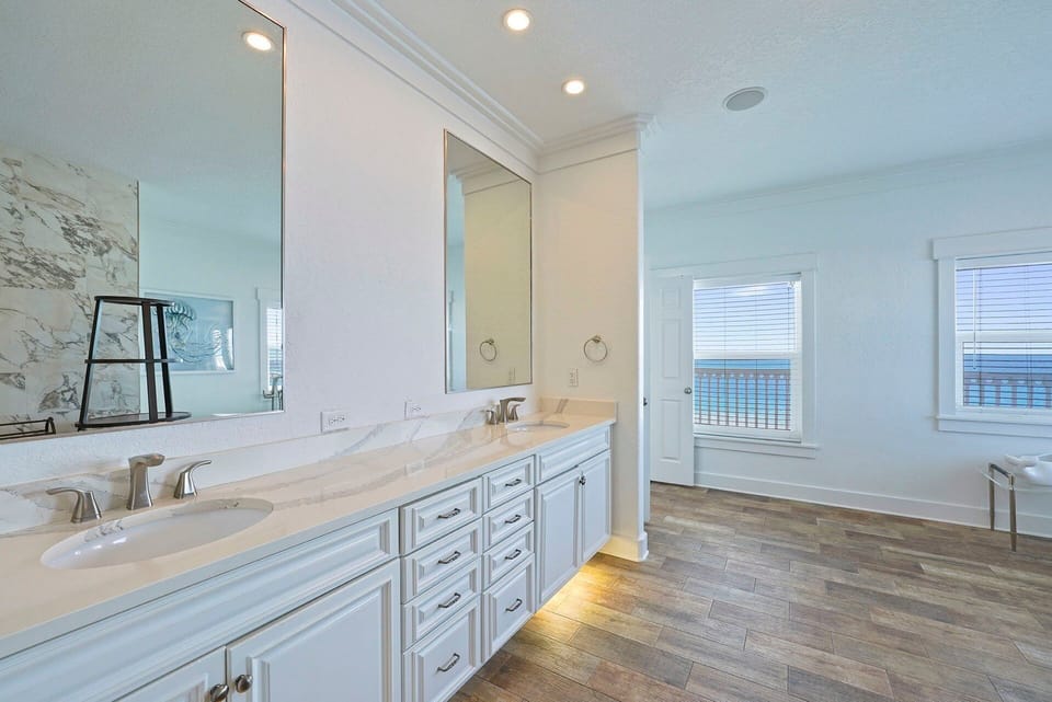 Seaclusion - Miramar Beach - Bathroom