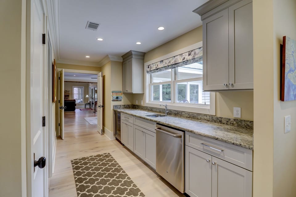 Wet Bar & Prep Station