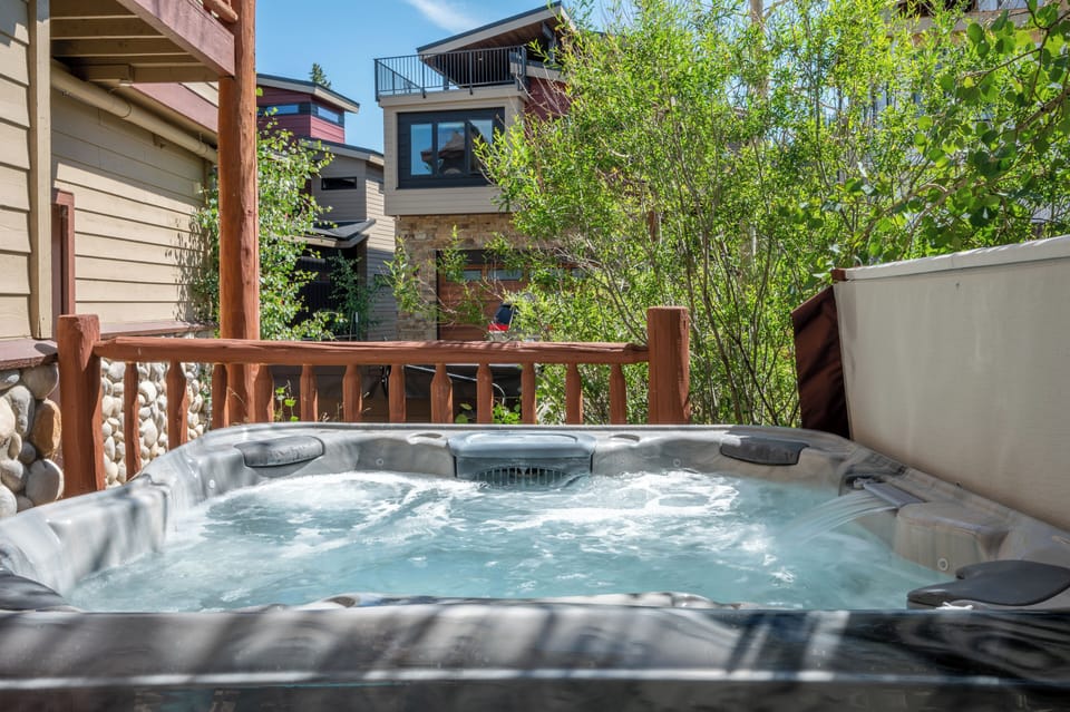 Hot tub access via Queen bedroom on lower level