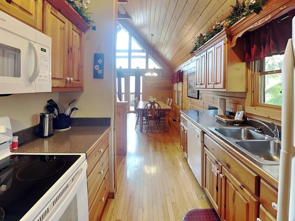 Full Kitchen