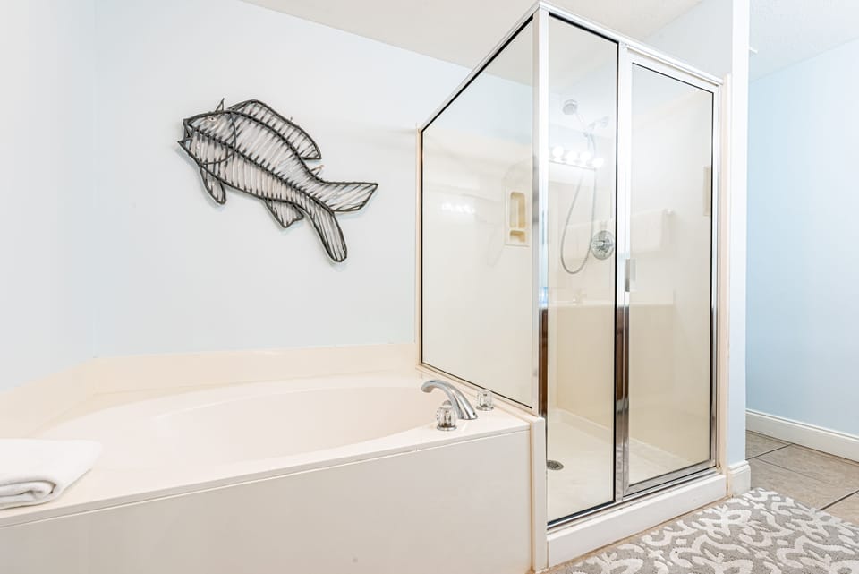 Master En Suite Bathroom