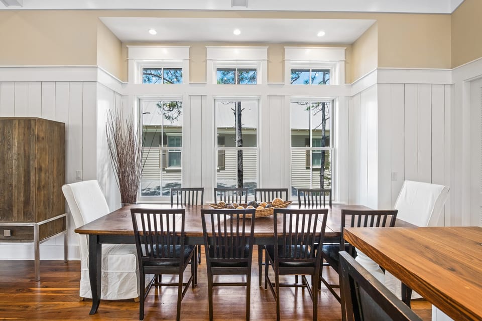Second Floor: Dining Area
