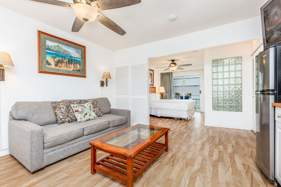Spacious living room