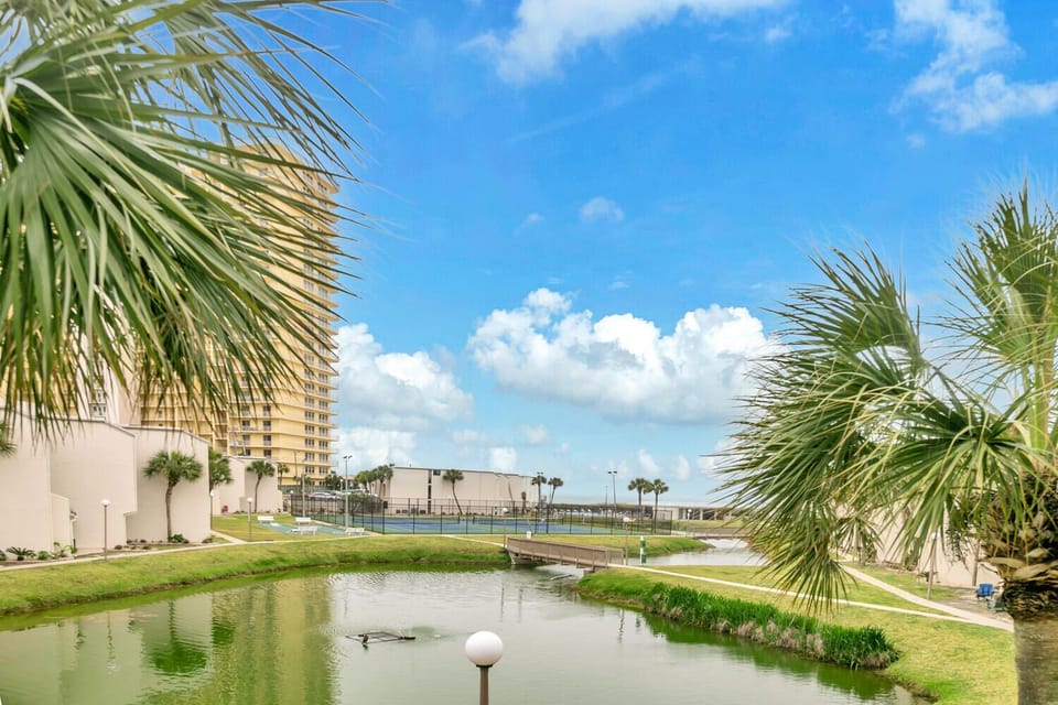 8727 Thomas Dr C2 Panama City-large-035-061-1j0a2454-1500x1000-72dpi