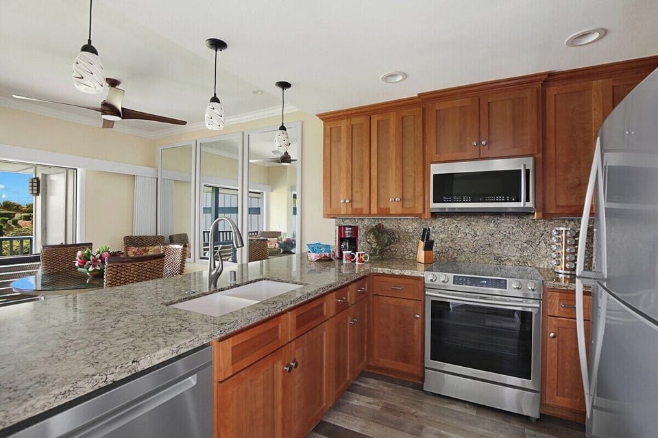 Poipu Sands 423 Kitchen
