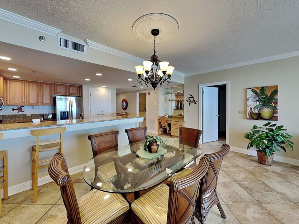 Dining Area - Table for Six