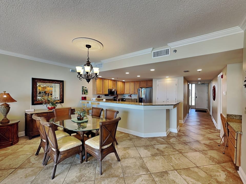 Dining Area - Table for Six