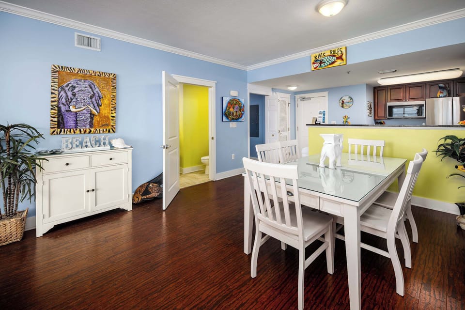 Dining area with seating for six