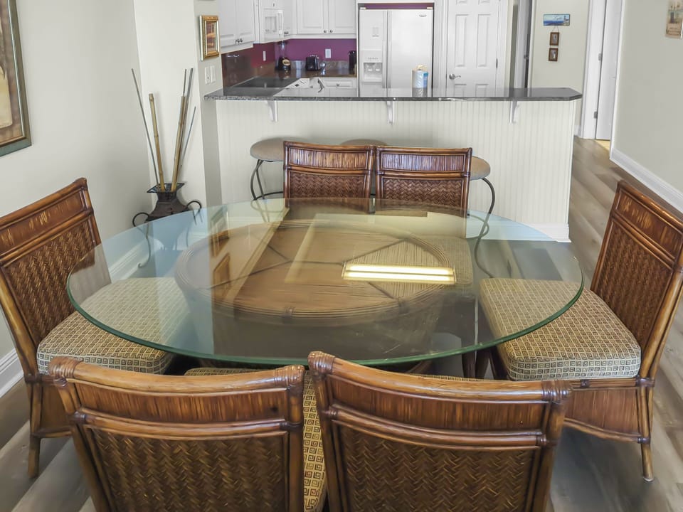 Summer Place #307 Dining Area