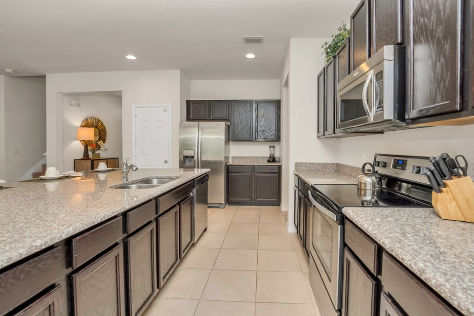 1210 Yorkshire Ct, West Haven_06.jpg