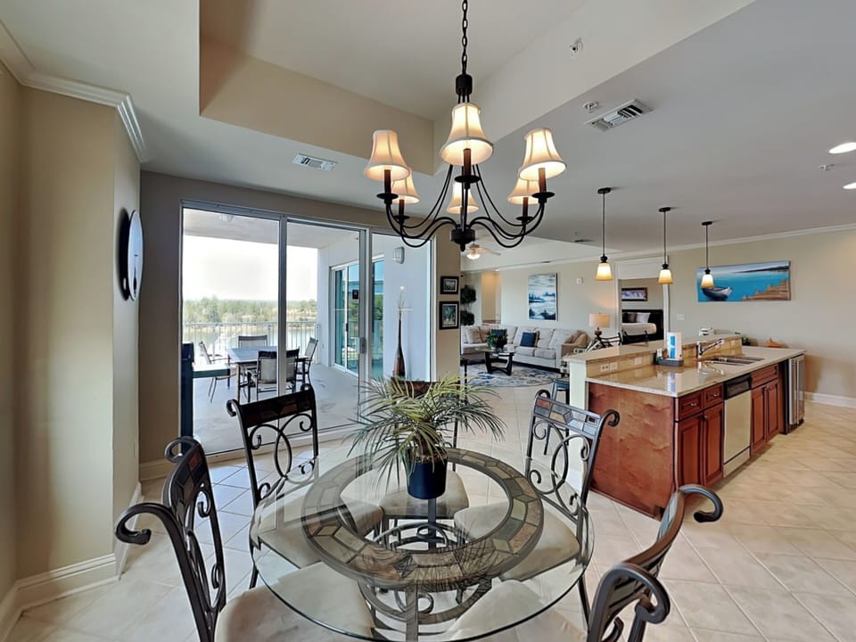 Dining Area - Table for Six