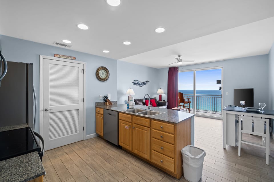 Full Size Kitchen