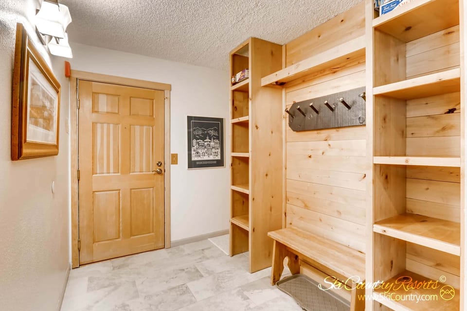 Entryway/Ski Storage