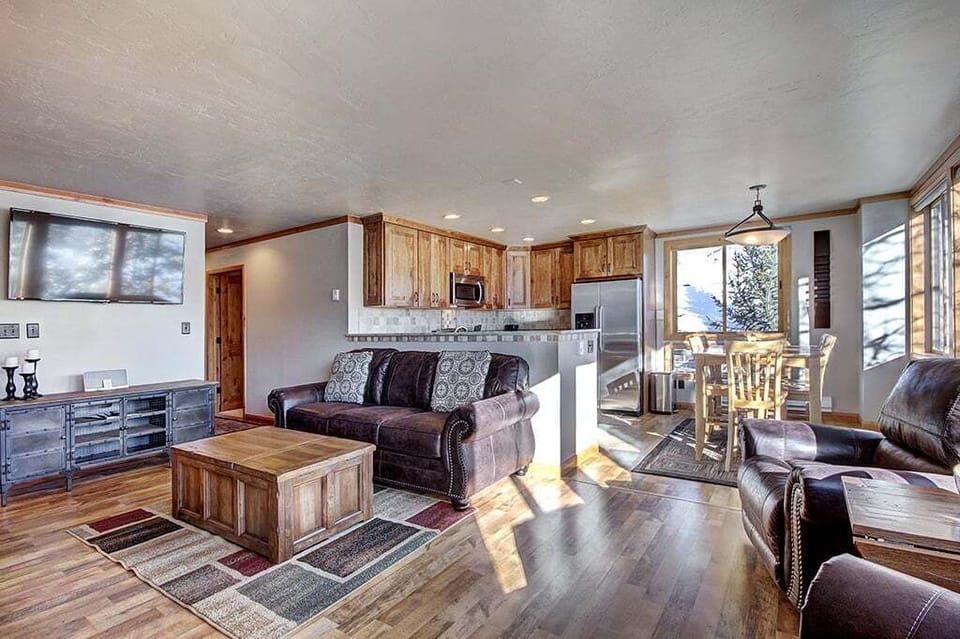 Living Area - Ski Hill 27 - Breckenridge Vacation Rental