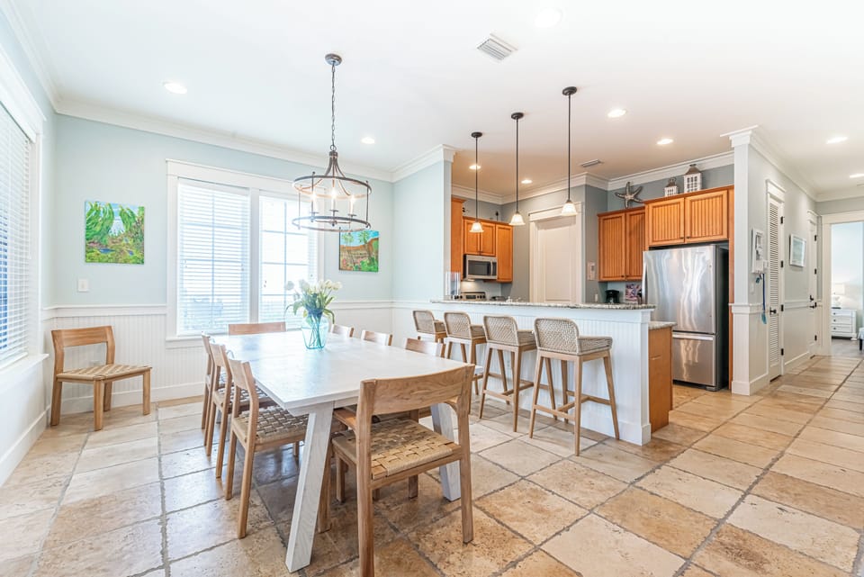 Open Concept Dining Room and Breakfast Bar