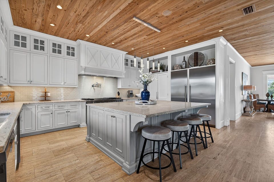 Sunreal - Destiny West - Kitchen