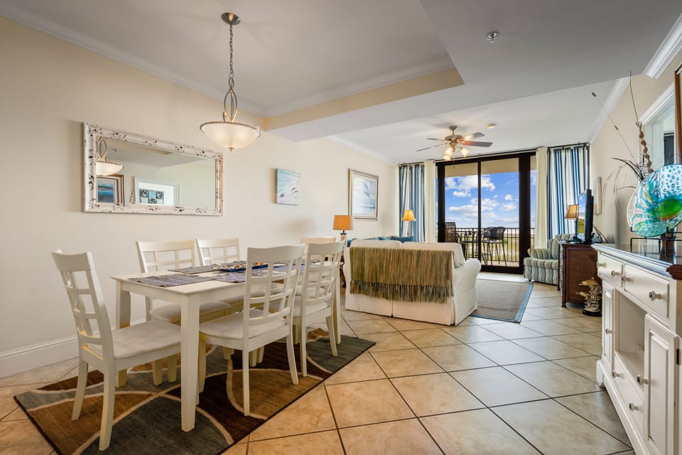 Gulf Front View Dining Room 