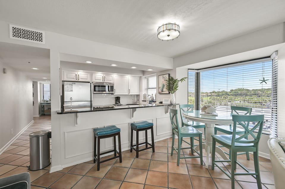 Open Concept Kitchen & Dining Area