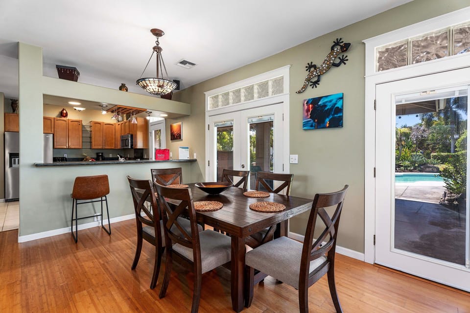 Indoor Dining/Kitchen