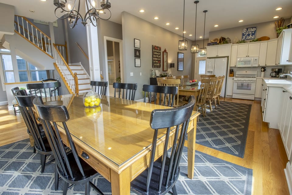 Main level | Kitchen | Dining Room