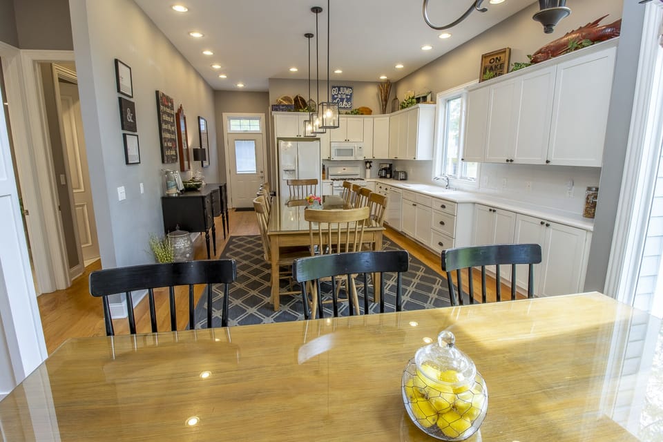 Main Level | Kitchen | Dining