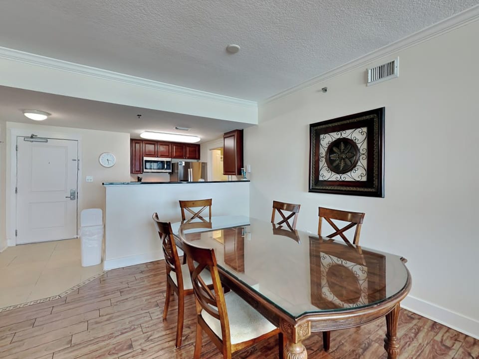 Dining Area - Table for Six