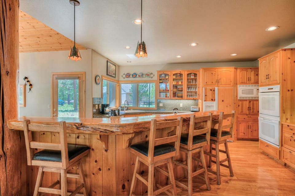Kitchen and Kitchen Island