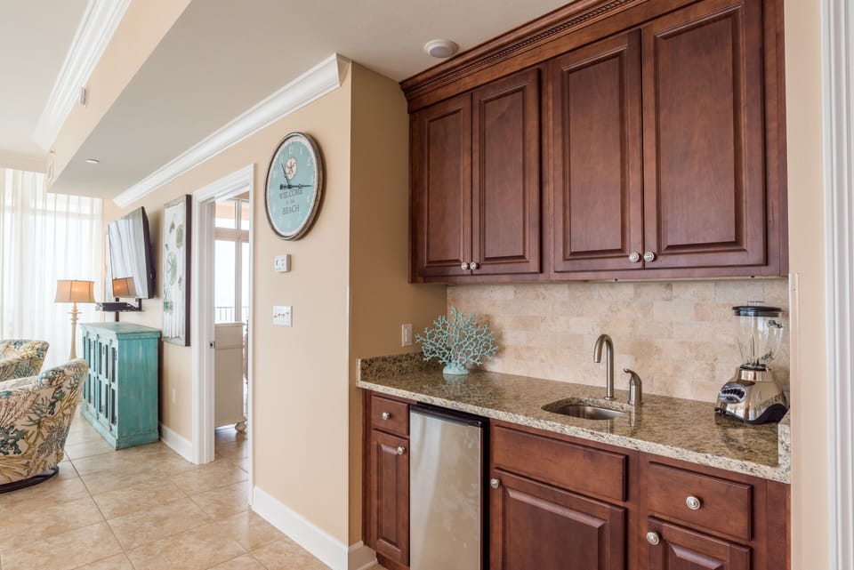 Phoenix Gulf Shores 1204 Wet Bar