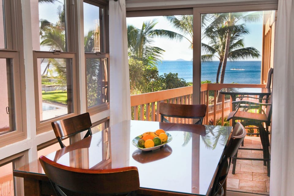 Dining Room Area - Ample seating and an amazing ocean view from your dining room area.