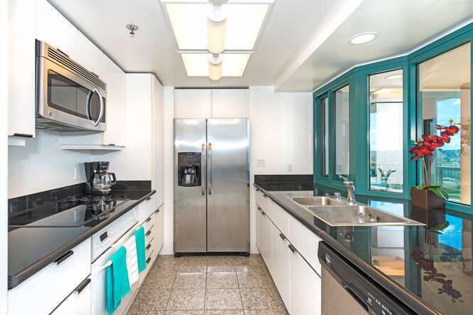 Fully Equipped Kitchen Ready to Cook