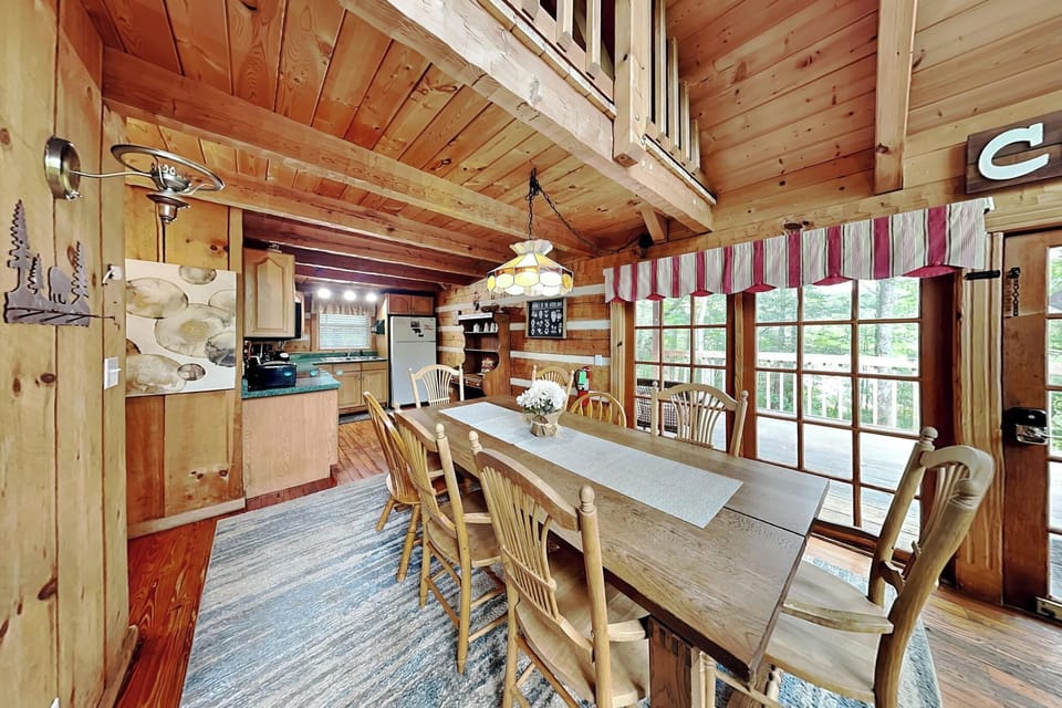 Dining Area, Seating for Six