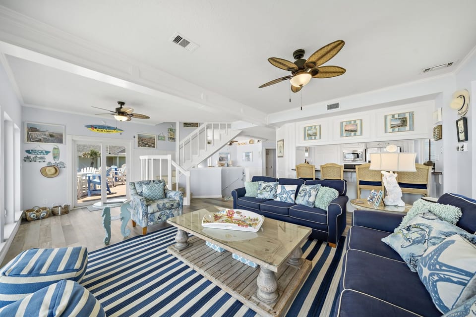 Living Room w/ Two Queen Sleeper Sofa