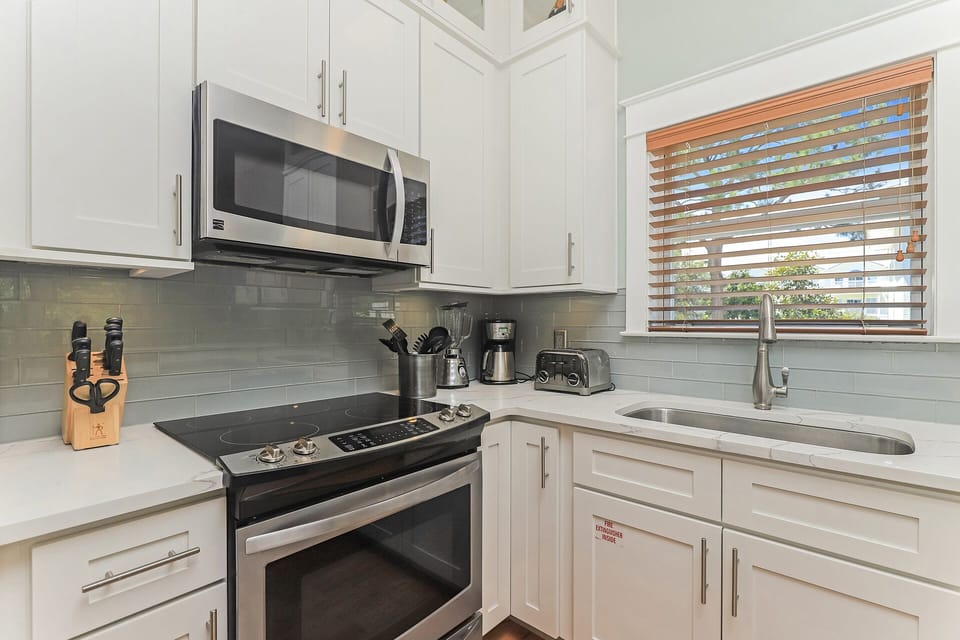 Sea La Vie - Santa Rosa Beach - Second Floor - Kitchen