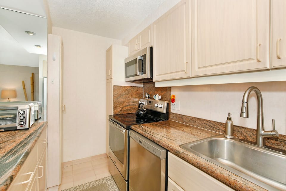 Full Kitchen