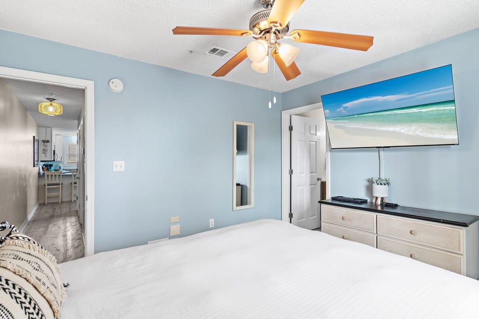 Guest bedroom