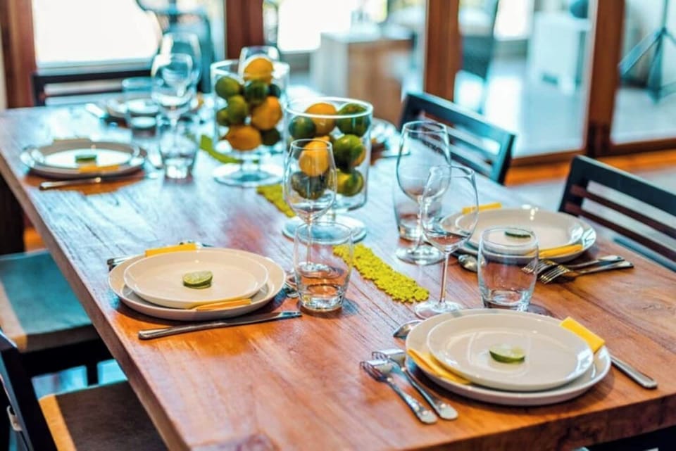 Dining room table 