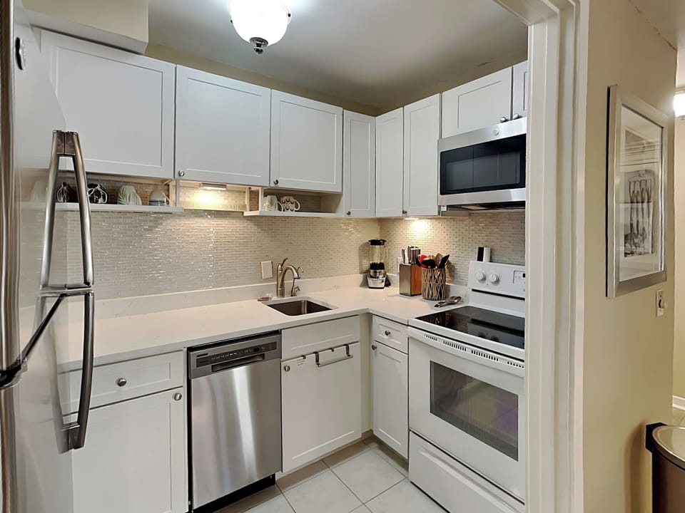 Full Kitchen