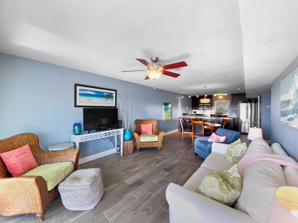 Shoreline Townhomes #10 | Dining & Main Living Area | 2nd Floor