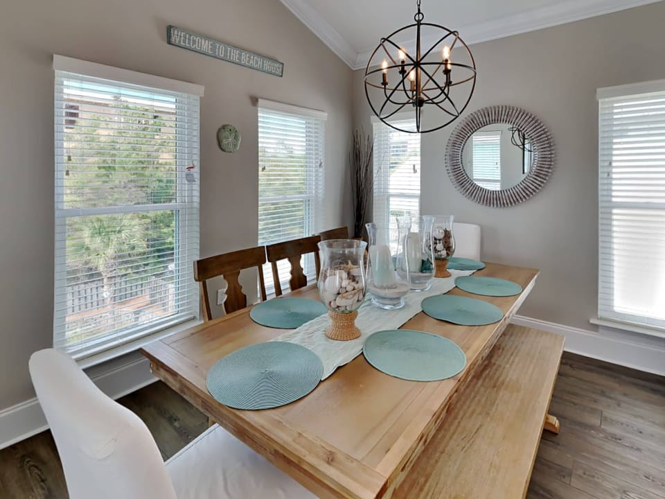 Dining Area - Third Floor