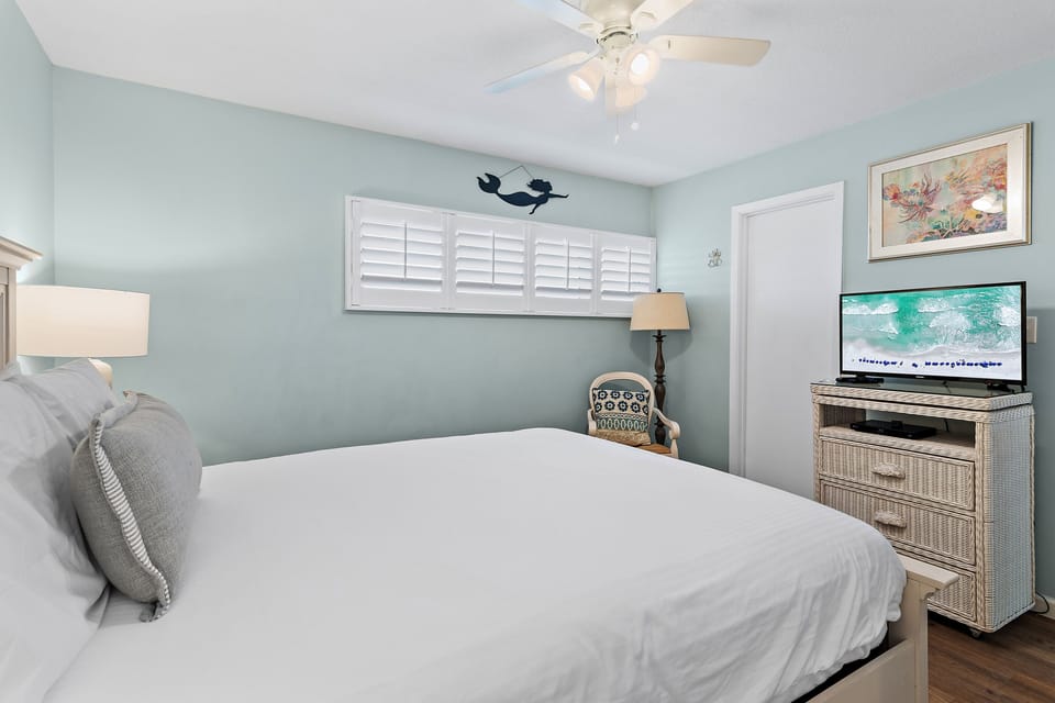 Guest bedroom