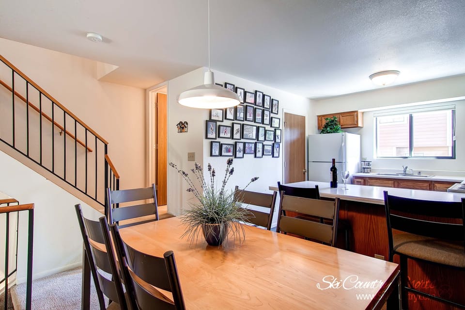 Kitchen/Dining area