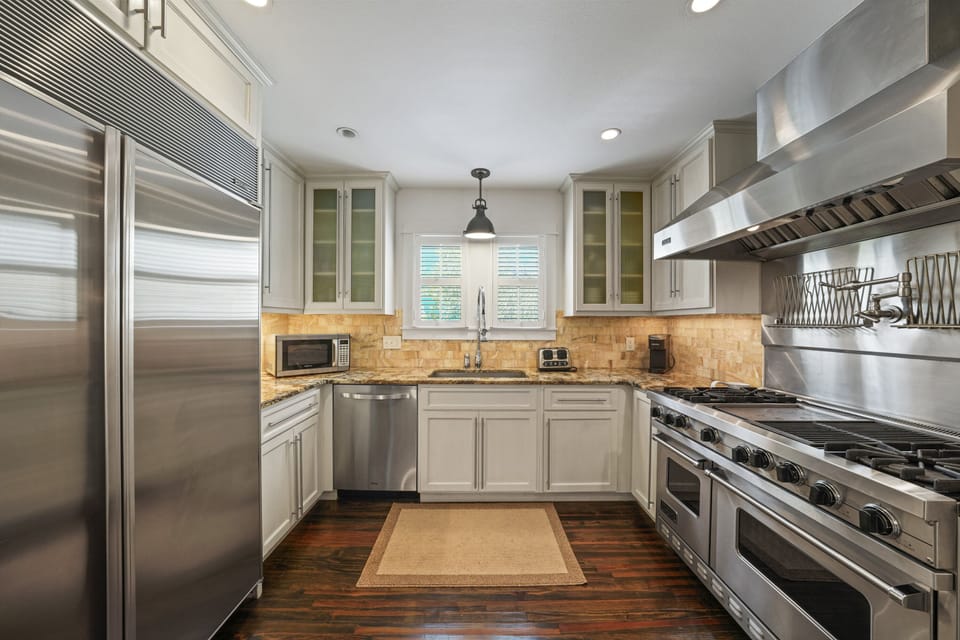 COMPLETE W/ICE MAKER AND A WINE & BEVERAGE DRAWERS
